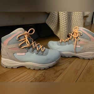 Women’s Columbia waterproof hiking boots